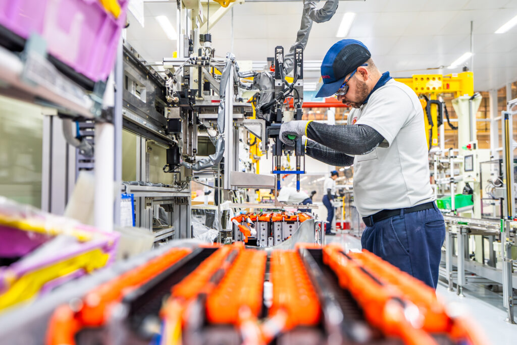 Toyota inaugura Centro Técnico de Baterias para Yaris Cross no Brasil e marca novo capítulo da eletrificação na região